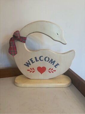Welcome Heart Wooden Goose Decor with Plaid Bow and Seasons Greetings on reverse